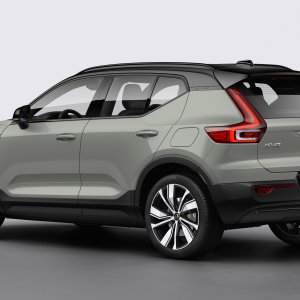 2020-volvo-xc40-recharge-05.jpg