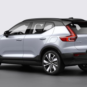 2020-volvo-xc40-recharge-09.jpg