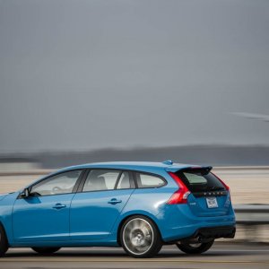 2017-Volvo-V60-Polestar-108.jpg