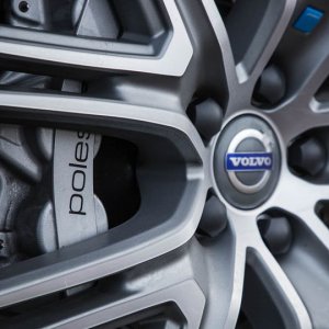 2017-Volvo-V60-Polestar-122.jpg