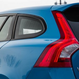 2017-Volvo-V60-Polestar-124.jpg